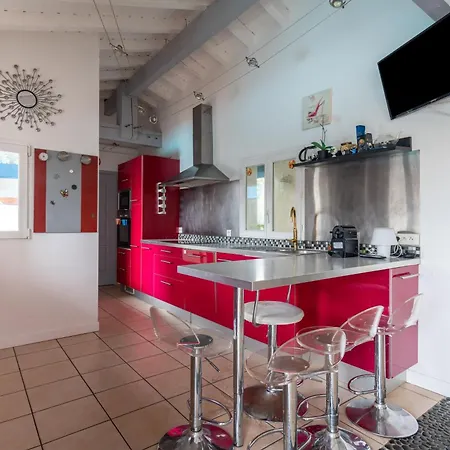 Maison De Vacances, Piscine Et