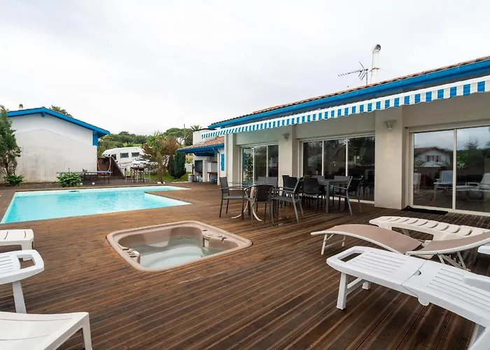 Maison De Vacances, Piscine Et