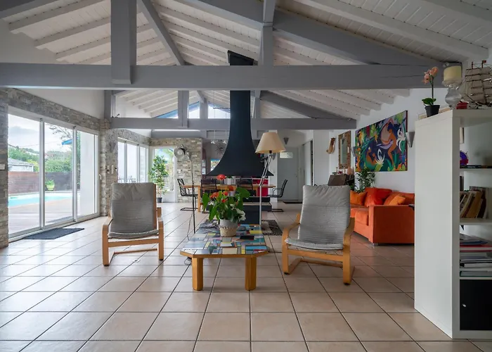 Дом отдыха Maison De Vacances, Piscine Et Бидар